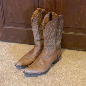 Ariat Cowboy boots